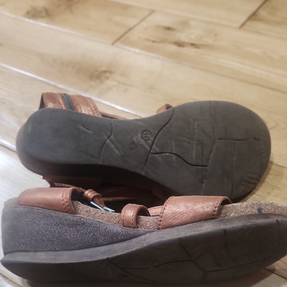 Miz Mooz Tan Strappy Sandals - Picture 4 of 7